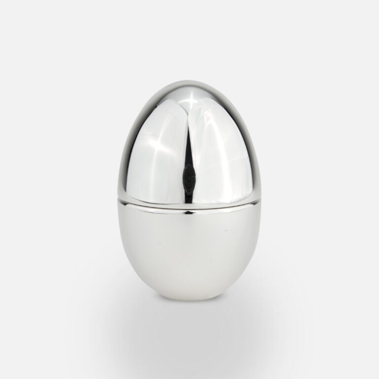 Ovo em prata com motivo ping'amor da Leitão & Irmão