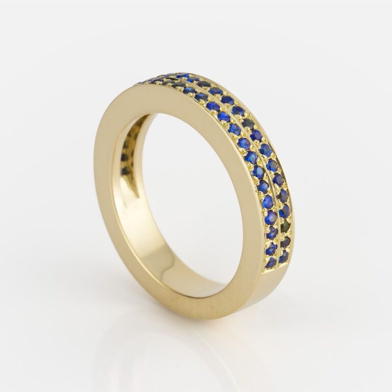 Anel em ouro com safiras twice da Leitão & Irmão