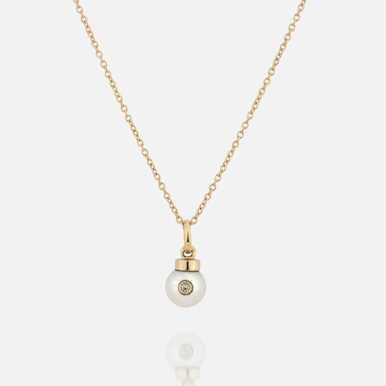 Fio e pendente em ouro com pérola e diamante coleção akoya da Leitão & Irmão