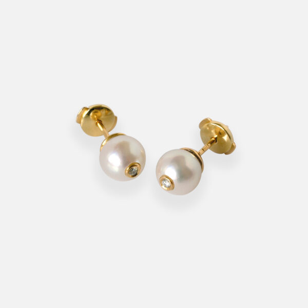 Brincos de pérolas akoya com a aplicação de diamantes em ouro da Leitão & Irmão
