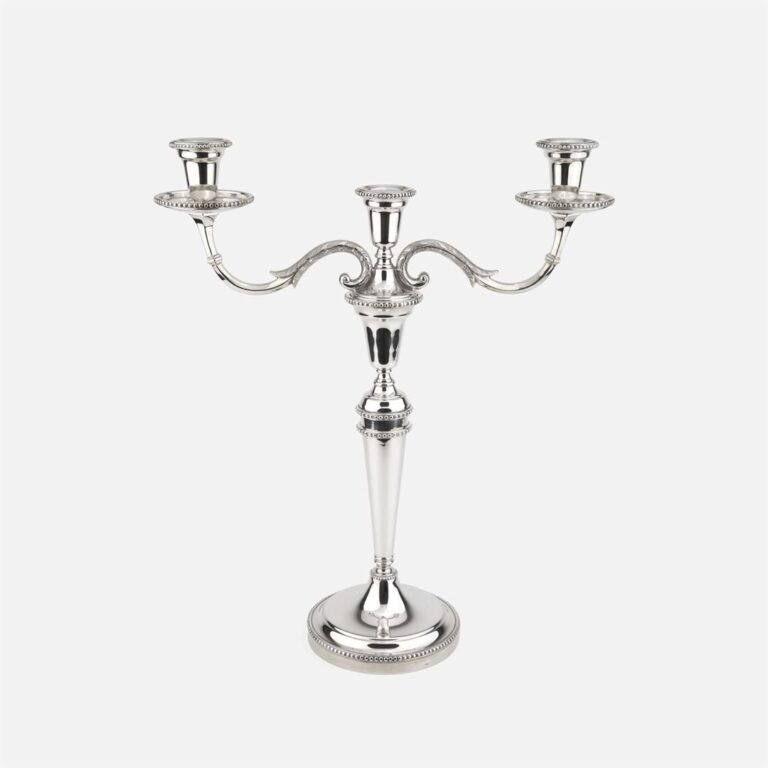 Castiçal para três velas em prata modelo contas da Leitão & Irmão