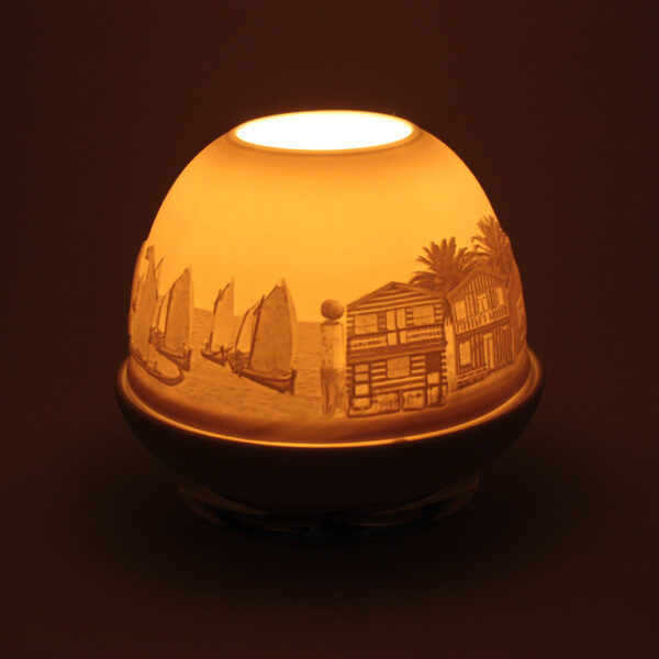 Porta velas em porcelana biscuit e prata motivo Costa Nova da Leitão & Irmão