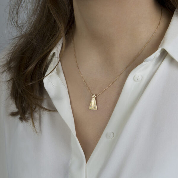 Colar Nossa Senhora de Fátima em ouro e diamantes da Leitão & Irmão