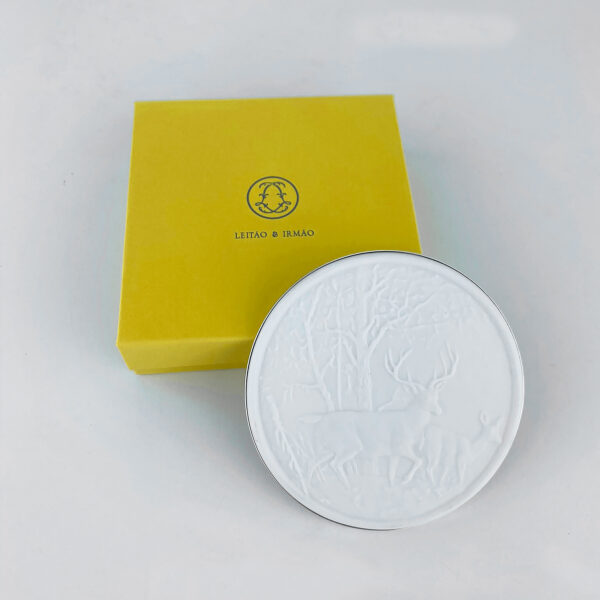 Base para copos em porcelana Biscuit e prata modelo veado da Leitão & Irmão