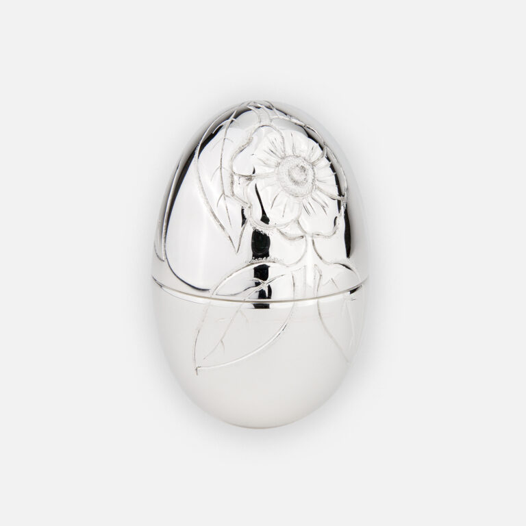 Ovo em prata com motivo camélias da Leitão & Irmão