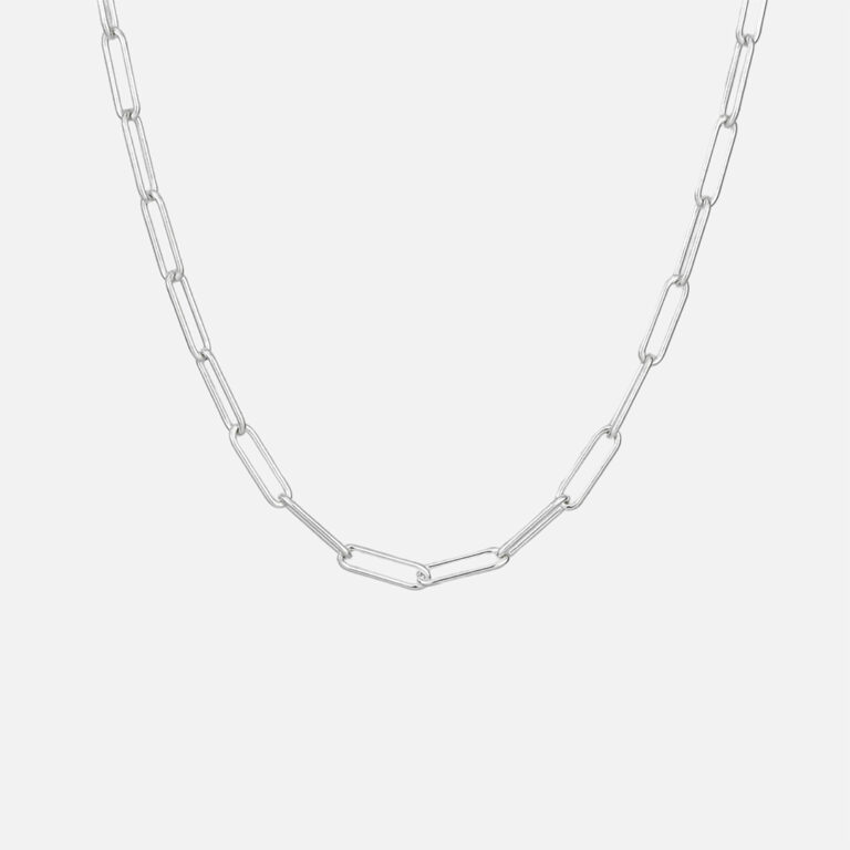Fio em prata com elos retangulares em prata da Leitão & Irmão.