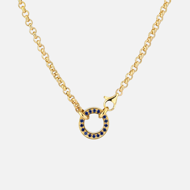 Fio curto reversível em ouro amarelo com diamantes num dos lados e do outro safiras azuis da coleção inverso da Leitão & Irmão.