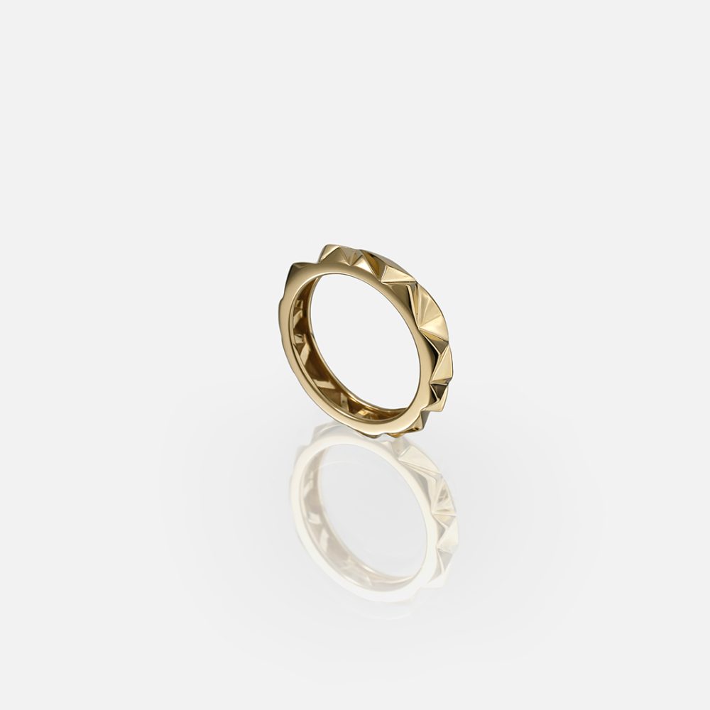 Anel 4 mm em ouro amarelo da coleção Les Pyramides da Leitão & Irmão