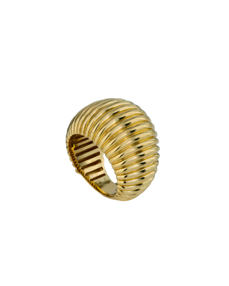 Anel Brunella da Coleção Flora em ouro 18K da Leitão & Irmão, com design escultórico inspirado nas formas orgânicas da natureza.