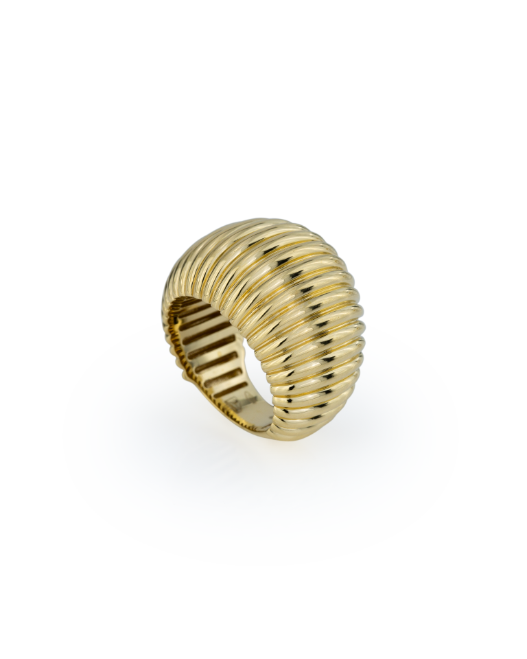 Anel Brunella em ouro 18K, da coleção Flora da Leitão & Irmão