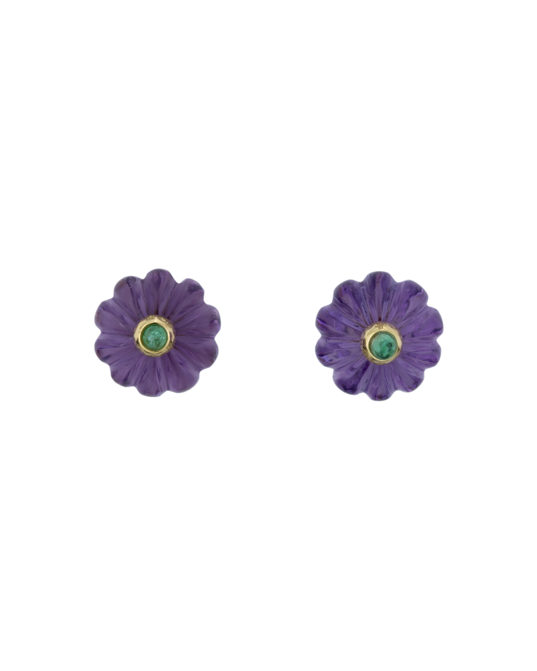 Brincos Poppy Amethyst em ouro 18K com ametistas e esmeraldas, da coleção Flora da Leitão & Irmão